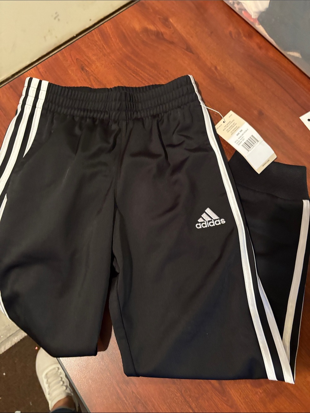 adidas Black Kids Joggers with White Three-Stripe Detail size small (8)